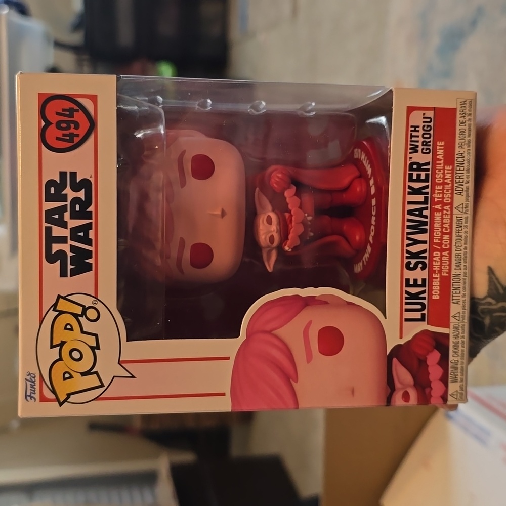 Funko Pop Star Wars #494 Luke Skywalker With Grogu Valentine's Day